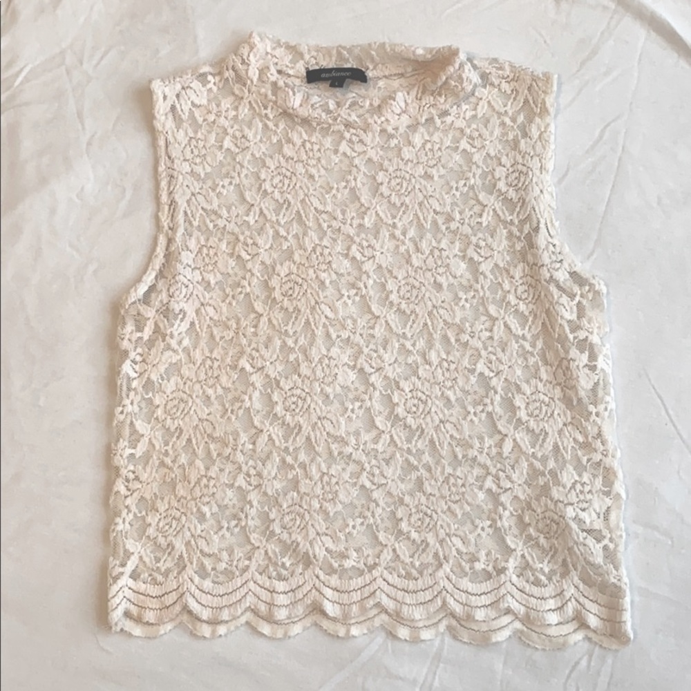 “Hip crop” lace blouse